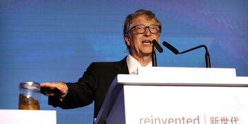 Bill Gates presentó un inodoro revolucionario