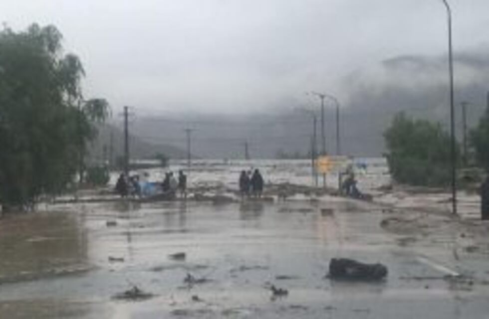 Jujuy: dos muertos y miles de evacuados por un alud que afectó el norte de la provincia