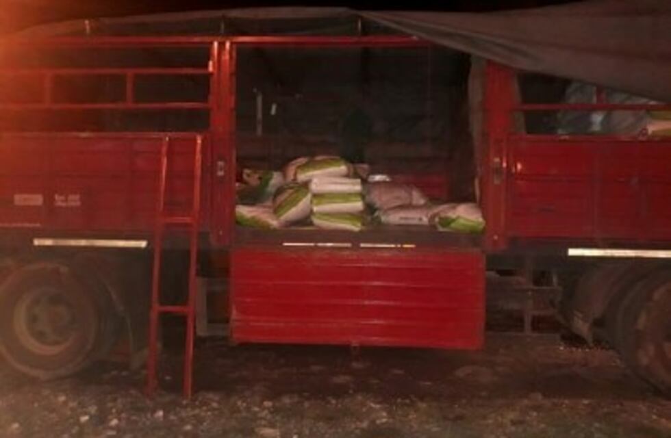 Esquel: Secuestran un camión que intentaba hacer transbordo de mercadería