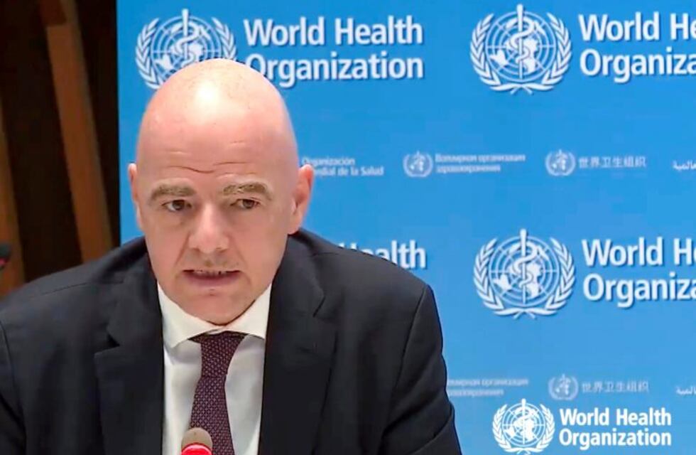 El presidente de la FIFA habló sobre el coronavirus: "El fútbol está en segundo lugar"