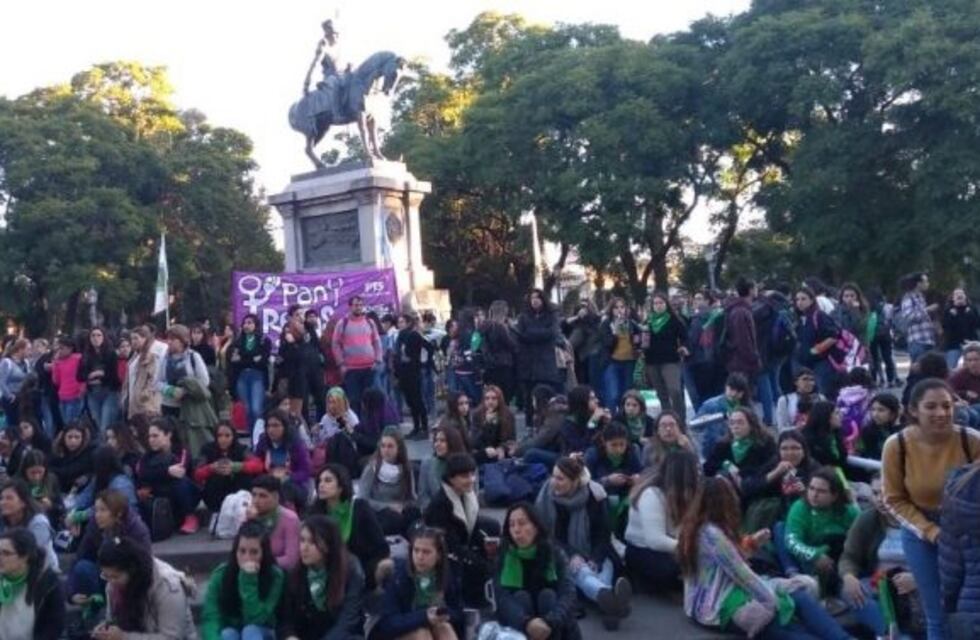 Las puntanas coparon la plaza Pringles a favor del aborto