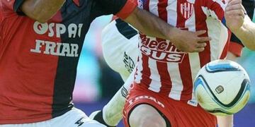 Los dirigentes confirmaron que se jugarían uno en cada cancha pero sólo con público visitante\u002E(Archivo)