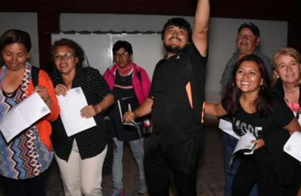 Paritarias: docentes autoconvocados aceptaron el acuerdo por el 38%