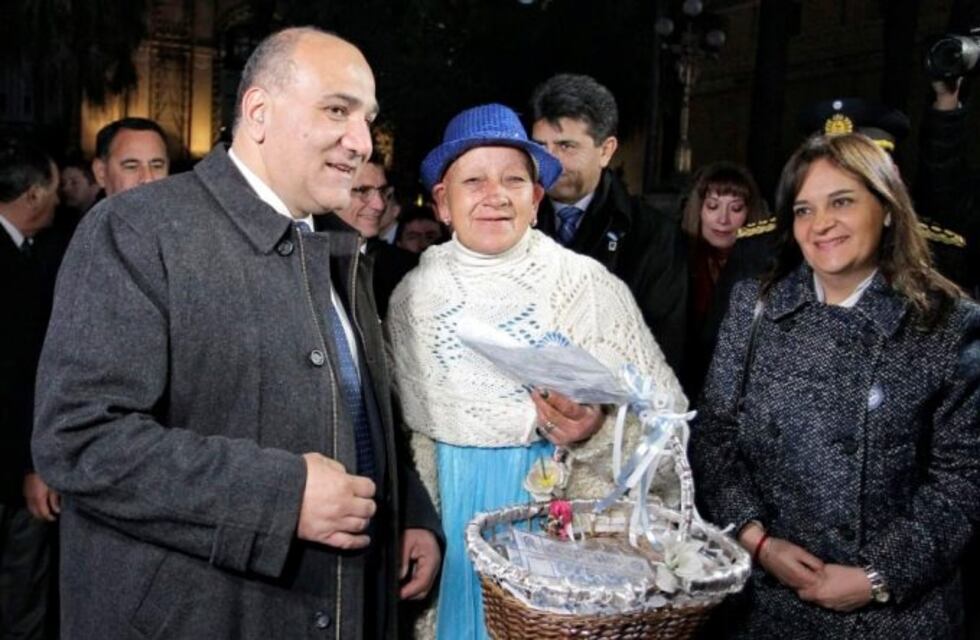 El tradicional chocolate fue la primera actividad de los festejos por la Independencia