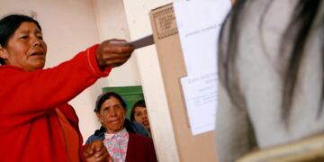 Mujeres votan en el interior provincial, en Jujuy