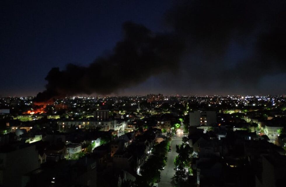 Incendio en un salón de fiestas en Parque Chacabuco