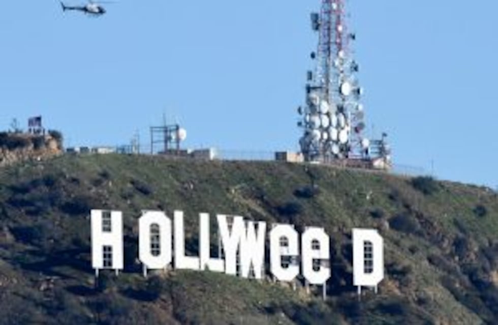 Un individuo cambió el famoso letrero de Hollywood en alusión a la marihuana