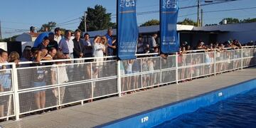 El Gobernador, hincha de Racing, y otro motivo para festejar en Nueva Italia\u002E