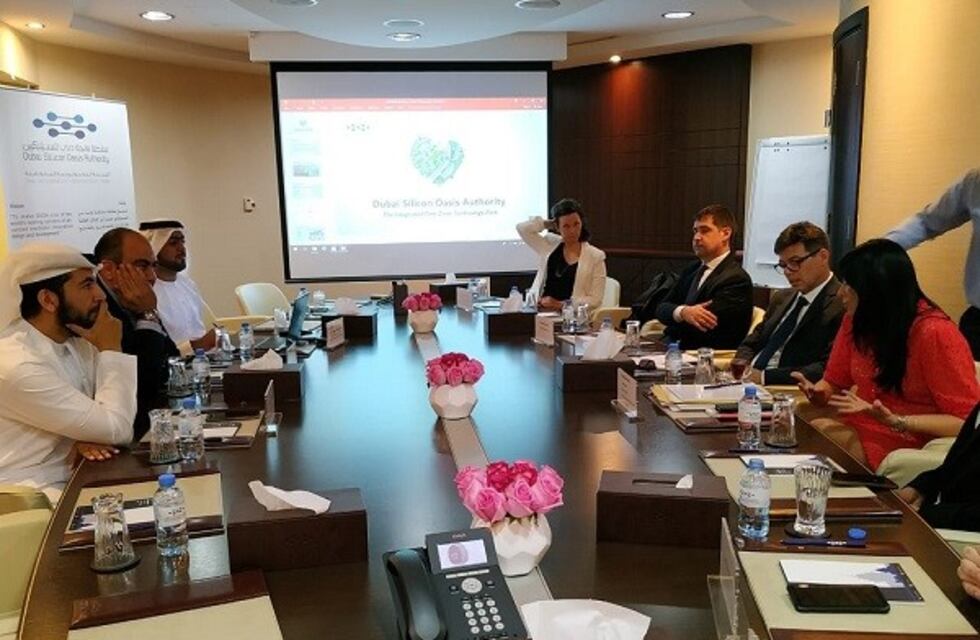 Emiratos Árabes y Misiones establecen alianzas para fomentar la robótica educativa