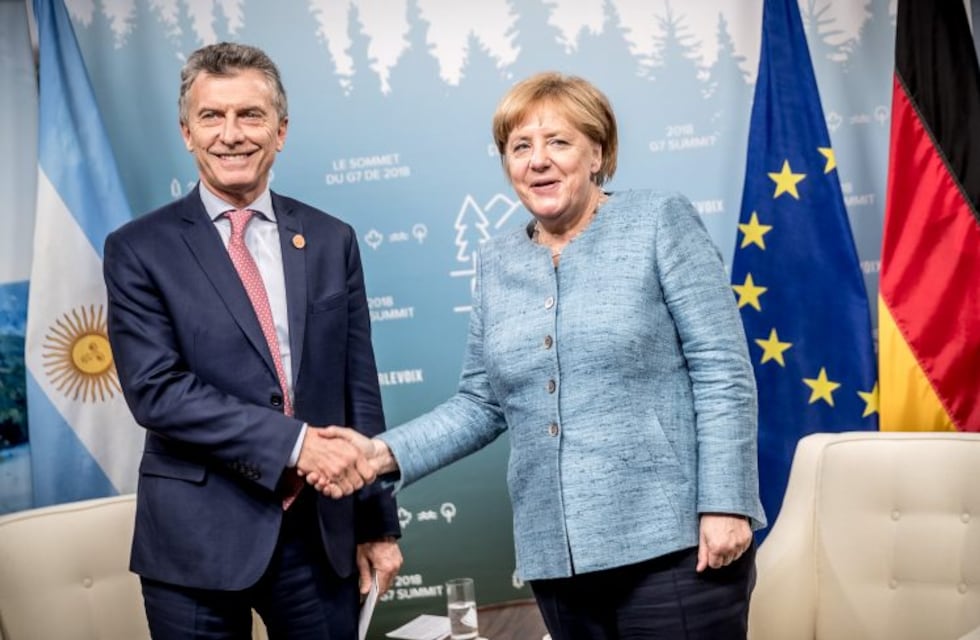 Mauricio Macri habló con Angela Merkel, quien respaldó las negociaciones con el FMI