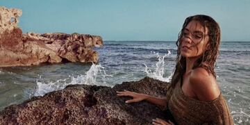 Floppy Tesouro celebró la llegada del calor con una sugerente malla blanca