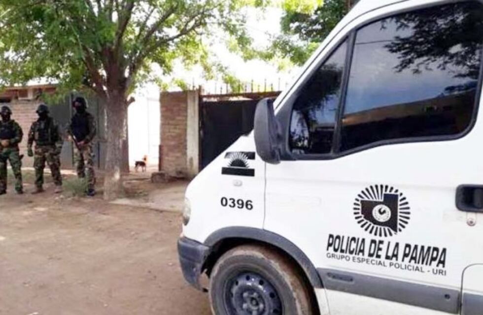 Seis detenidos en cinco allanamientos por narcotráfico en Santa Rosa