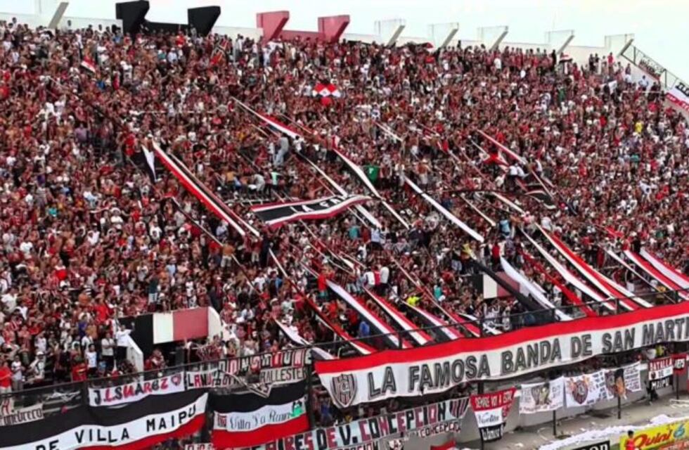 "La facción de Budge" y "La banda del Oeste" se disputan el control de la barra de River