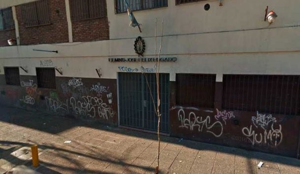 Un estudiante llevó tres armas a la escuela y advirtió en las redes que "van a morir todos"
