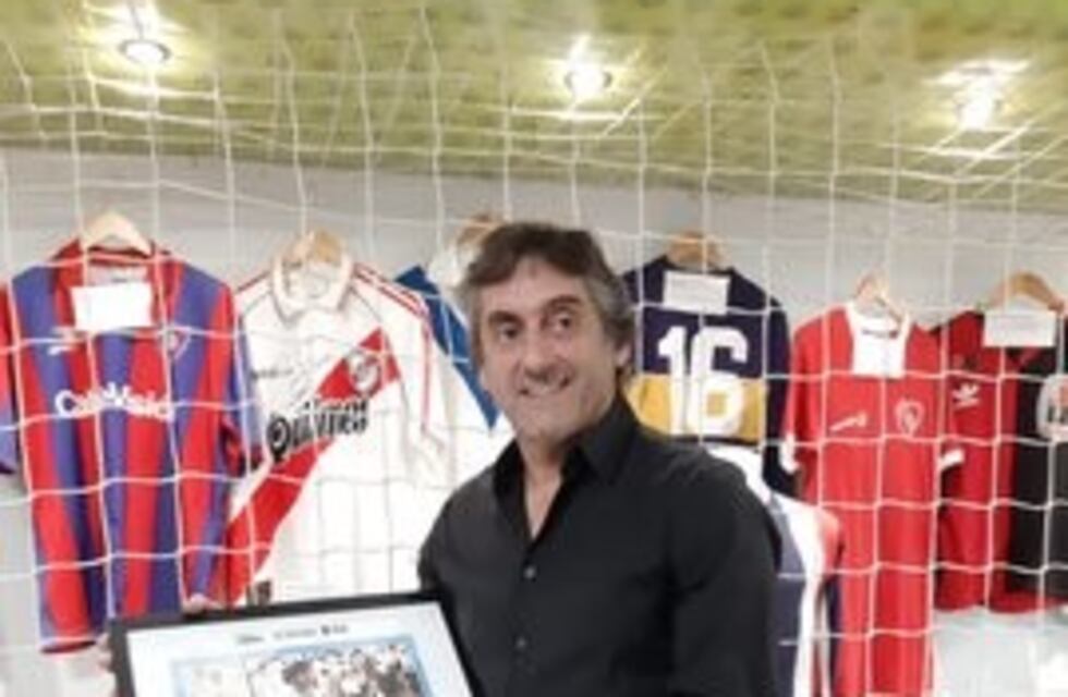 El homenaje en el Kempes al Príncipe Francescoli