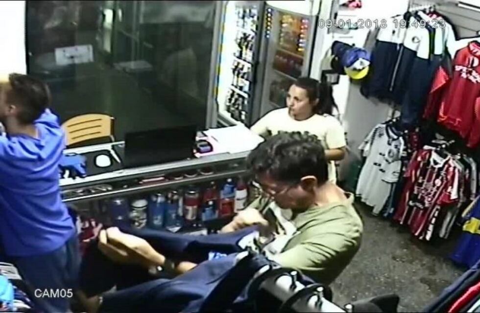 Piden ayuda para dar con dos mecheras que robaron una billetera en Mendoza