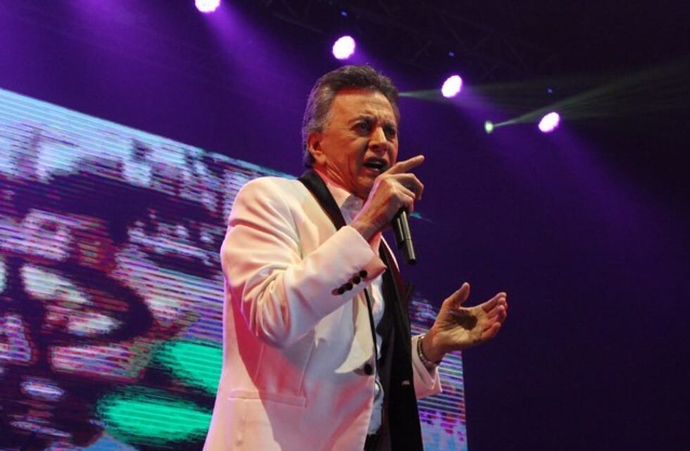 Más de 6 mil personas bailaron y cantaron con el show de Palito Ortega