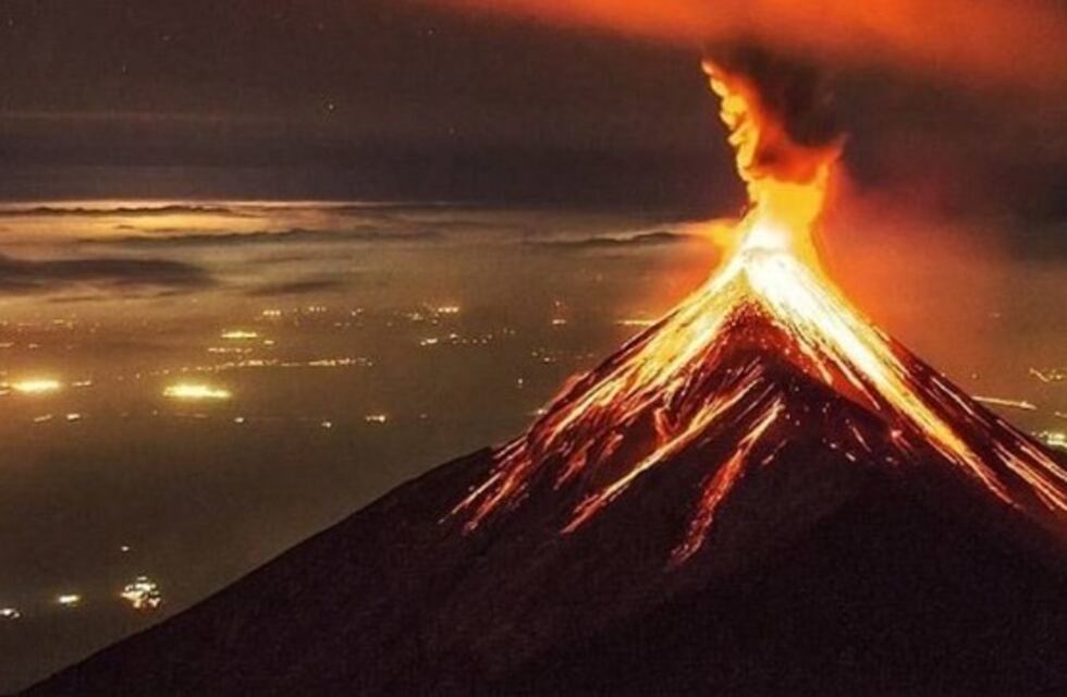 Esta es la filmación más impactante de la erupción del volcán Reventador