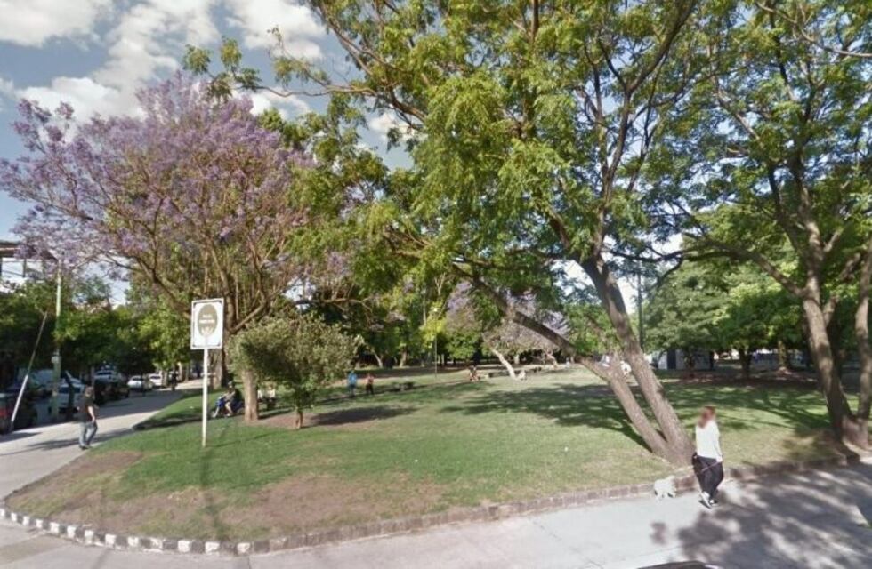 Monte Castro: estaban en una plaza, recibieron una descarga eléctrica y su perro murió electrocutado