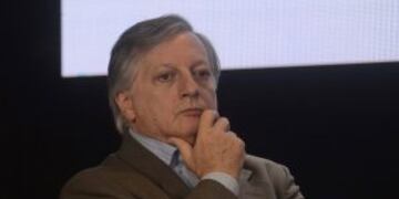 DYN310, BUENOS AIRES 28/10/2016, AUDIENCIA PUBLICA POR LA TARIFA DE ELECTRICIDAD EN EL TEATRO DE LA RIVERA, BARRIO DE LA BOCA. FOTO: DYN/JAVIER BRUSCO. buenos aires Juan Jose Aranguren audiencia publica por el aumento de la electricidad jornada dia de aud