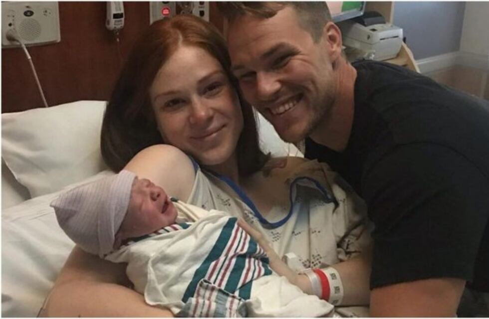 El conmovedor video de una bebé que superó un cáncer cerebral