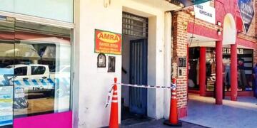 Los vecinos denunciaron olores nauseabundos que provenían desde esta oficina