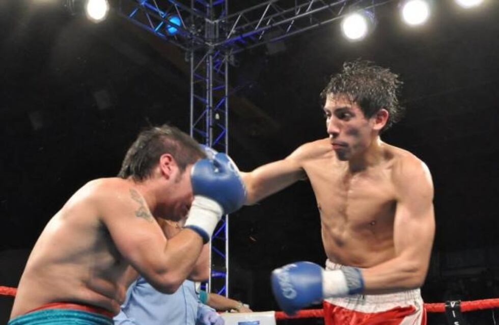 Los cordobeses Lúques Castillo y Arsitule disputarán el vacante título sudamericano pluma