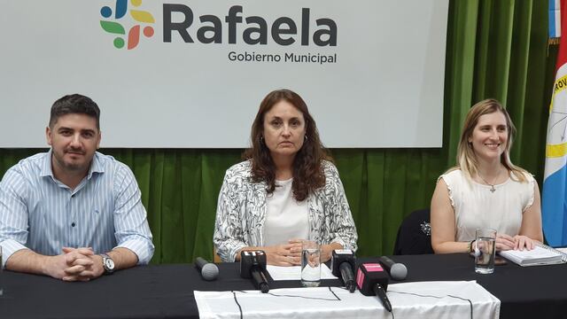 La secretaria de Desarrollo Económico, Innovación y Empleo, Patricia Imoberdorf (centro), y Florencia Muriel y Maximiliano Maldaceno, responsables de “Vía Eventos”.
