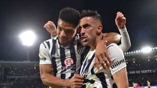 Talleres ganó con tres goles de Michael Santos. En esta fecha, Pablo Vegetti no convirtió y Belgrano perdió (Ramiro Pereyra).