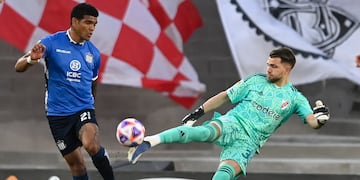 El arquero tuvo grandes intervenciones durante el encuentro.