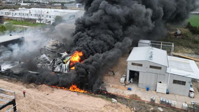 Incendio en la fábrica del Parque Industrial Gualeguaychú: