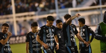 Racing no jugó bien y empató como local con Tristán Suárez, en partido clave por la permanencia.