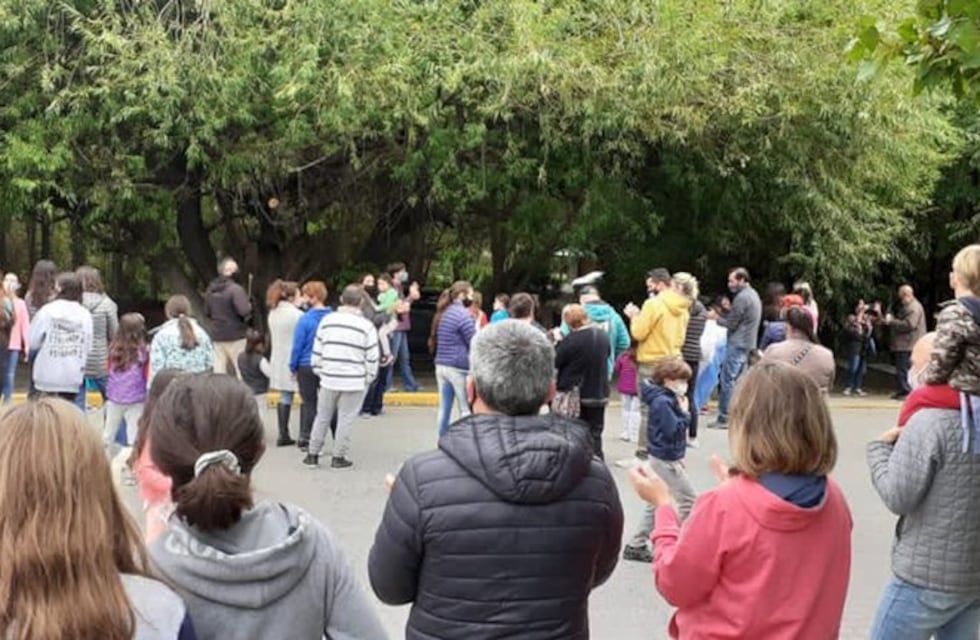 Padres autoconvocados piden ampliar las “burbujas” y sumar días de presencialidad en las escuelas