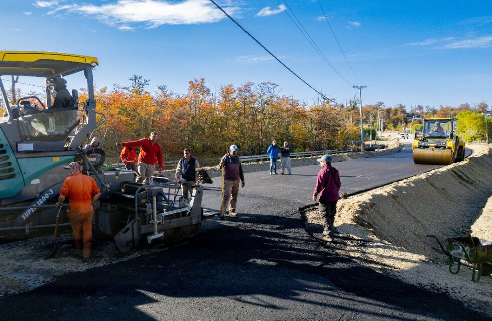 Reactivan la pavimentación de ruta provincial Nº1 Bajada del Lago Fagnano