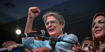 Guillermo Lasso, candidato a presidente de Ecuador por Creando Oportunidades (CREO), celebra su victoria en los comicios celebrados este domingo 13 de abril de 2021. (Vicente Gaibor/Bloomberg)