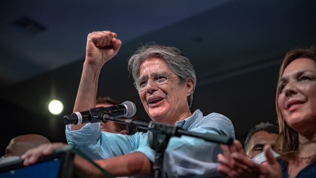Guillermo Lasso, candidato a presidente de Ecuador por Creando Oportunidades (CREO), celebra su victoria en los comicios celebrados este domingo 13 de abril de 2021. (Vicente Gaibor/Bloomberg)