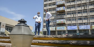 Los intendentes de Luján de Cuyo y Ciudad de Mendoza acordaron la transferencias de unas 450 luminarias. Gentileza Municipalidad de Ciudad de Mendoza