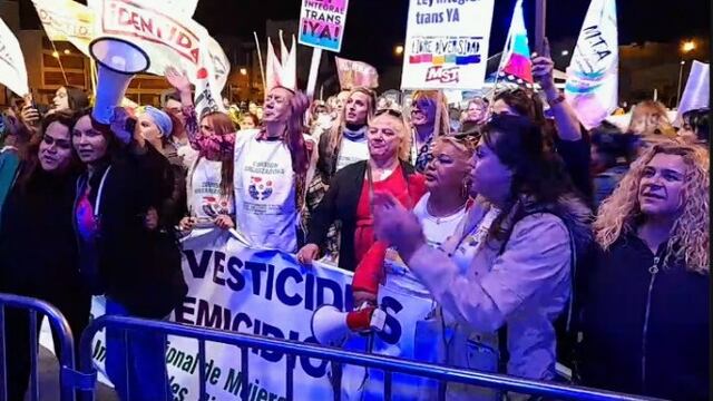 Marcha contra los transfemicidios y travesticidios. Encuentro Plurinacional de Mujeres 2022.