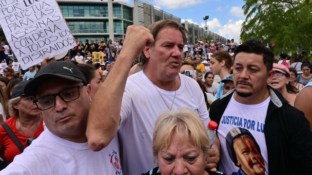 Ramón, el abuelo de Lucio Dupuy luego de escuchar el veredicto por el homicidio de su nieto (Foto Clarín).