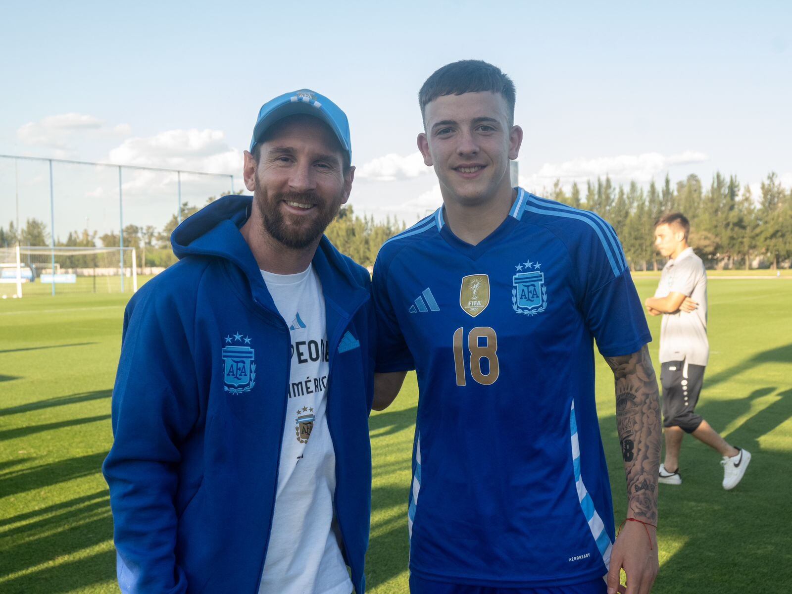 Gustavo Albarracín, promisorio volante de Talleres, en el Sub 20 y nada menos que junto a Lionel Messi.