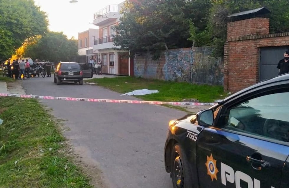 Mataron a balazos a un joven en barrio Alvear e hirieron a otro