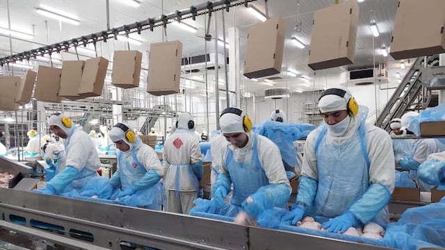 El conflicto laboral en Granja Tres Arroyos sigue sin resolverse.