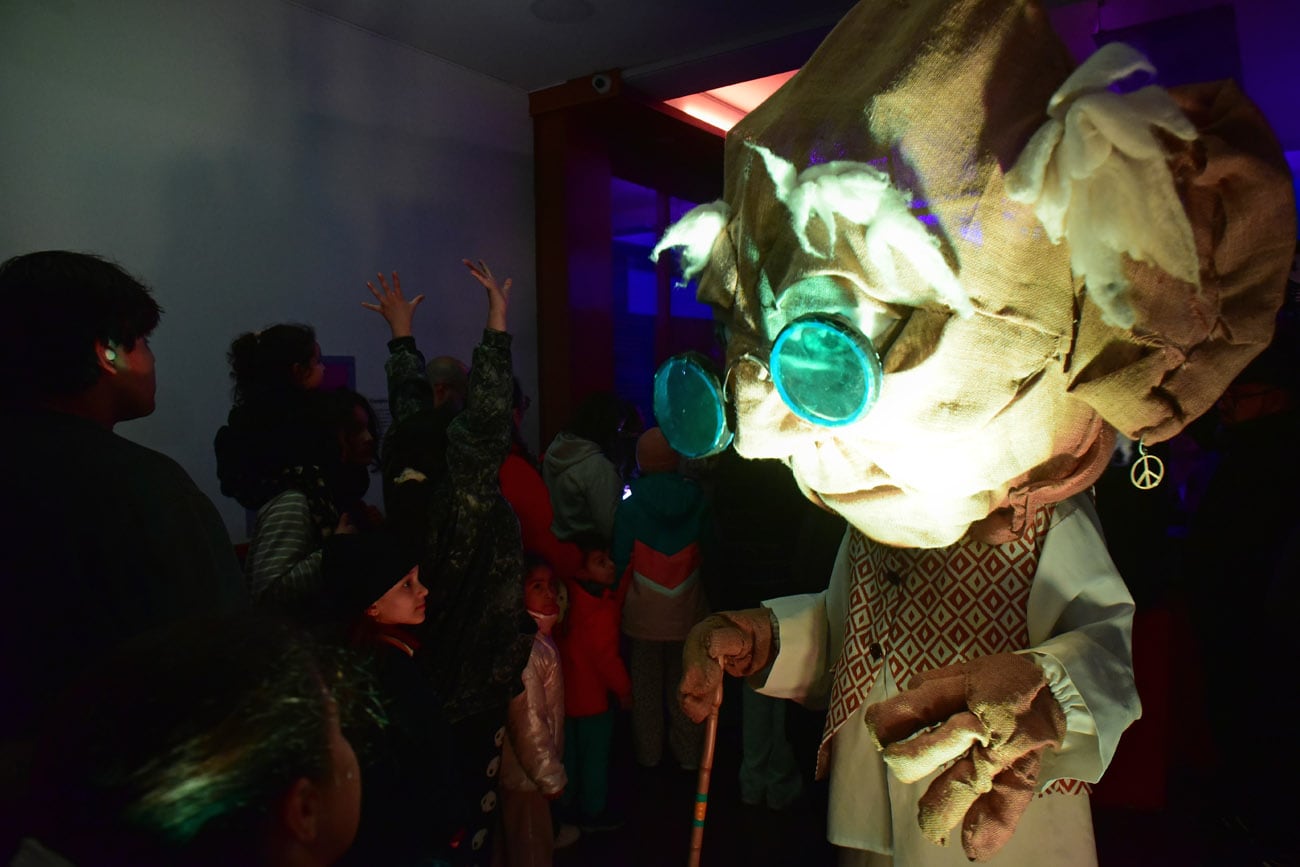 La ciudad de Córdoba celebró una nueva edición de La Noche de los Museos. Los principales espacios culturales abrieron sus puertas de manera gratuita con actividades que convocaron a miles de visitantes.  (Nicolás Bravo / La Voz)