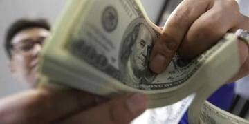 El blue continúa a la baja