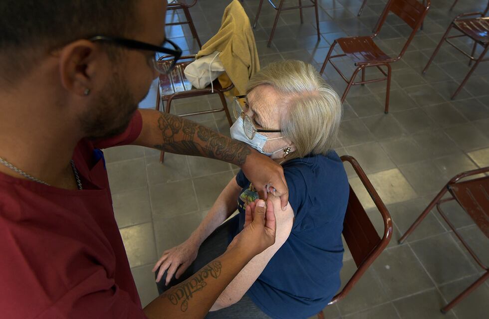 Vacunación antigripal en los Caps de Tres Arroyos para personas mayores de 65 años y personal estratégico