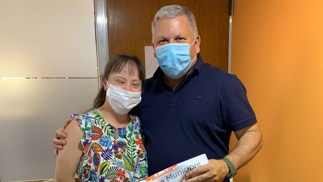 Erika joven discapacitada recibirá su pension en Arroyito