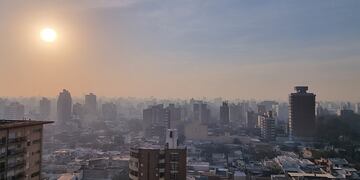 El humo invade Rosario otra vez.