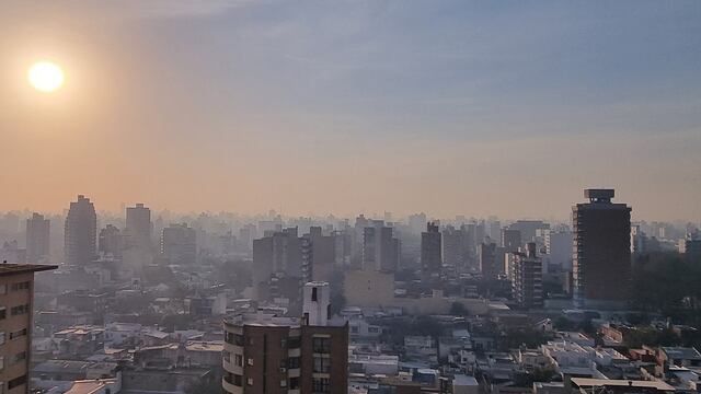 El humo volvió a ser protagonista en la mañana de Rosario (Twitter).