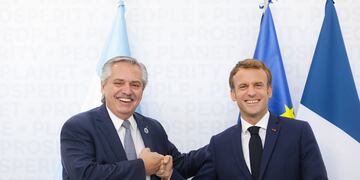 Alberto Fernández junto a Emmanuel Macron en el G20 
Foto Presidencia