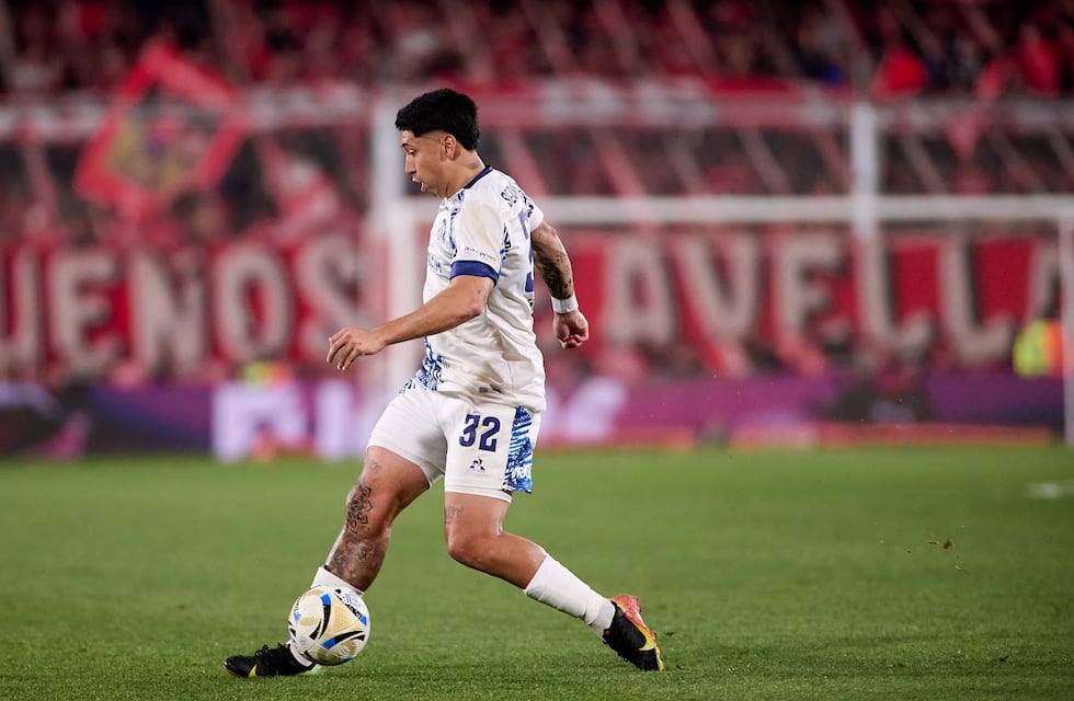 El Talleres de Carlos Tevez venció a Independiente por 2 a 1 y consiguió su primer triunfo